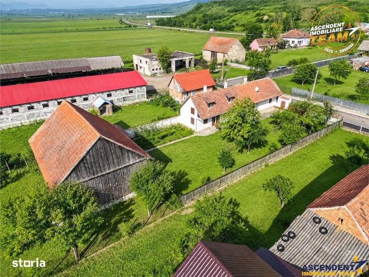 Casă cu 4 camere în Araci