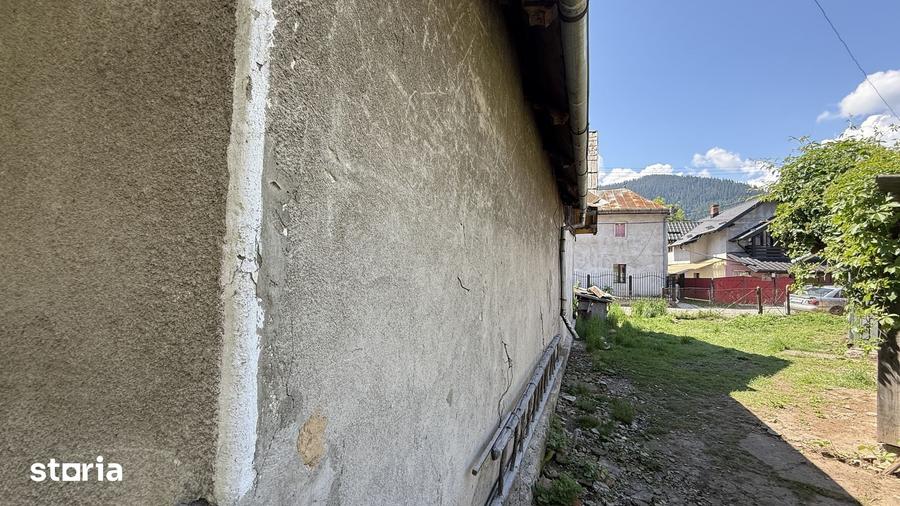 Casa cu anexe ?i teren 988 mp, deschidere la 3 strazi - 2