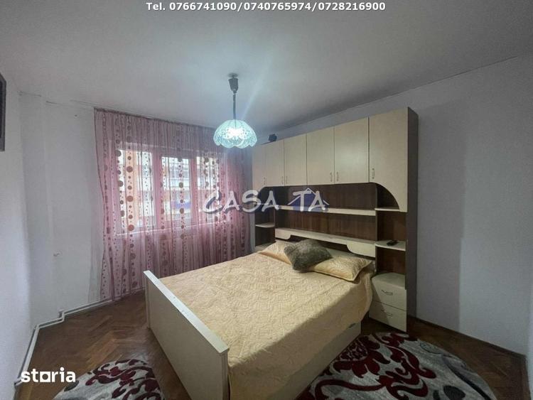 Apartament cu 4 camere decomandat în Central