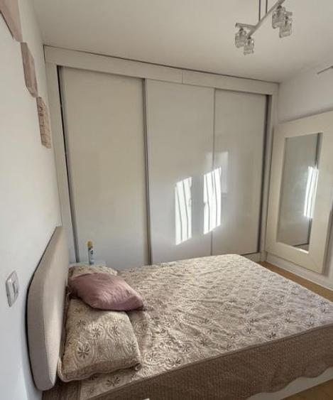 Apartament cu 2 camere semidecomandat, mobilat în Rahova