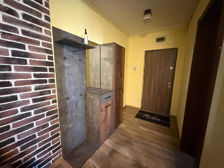 Apartament cu 3 camere semidecomandat, mobilat în Arhitecților - Calea Cisnădiei