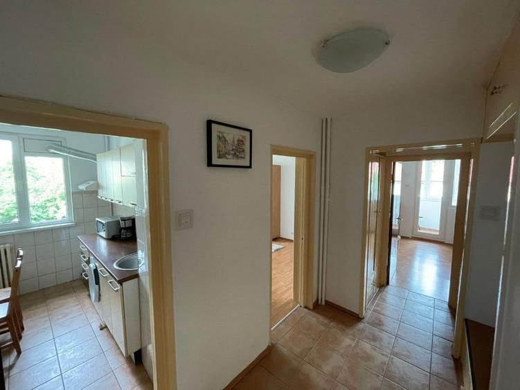 Apartament cu 3 camere decomandat, mobilat în Dristor