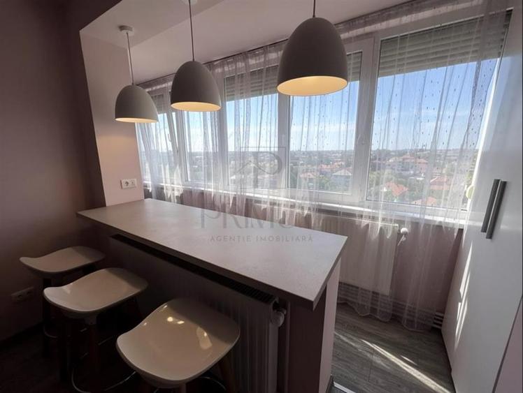 Apartament cu 3 camere decomandat în Complex Studențesc