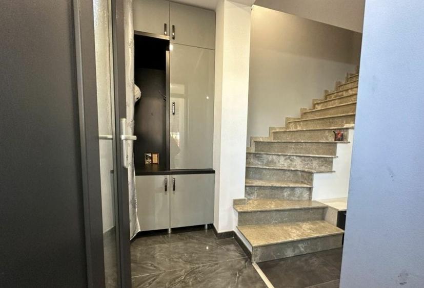 Casă cu 3 camere cu Teren 167 Mp în Dumbrăvița