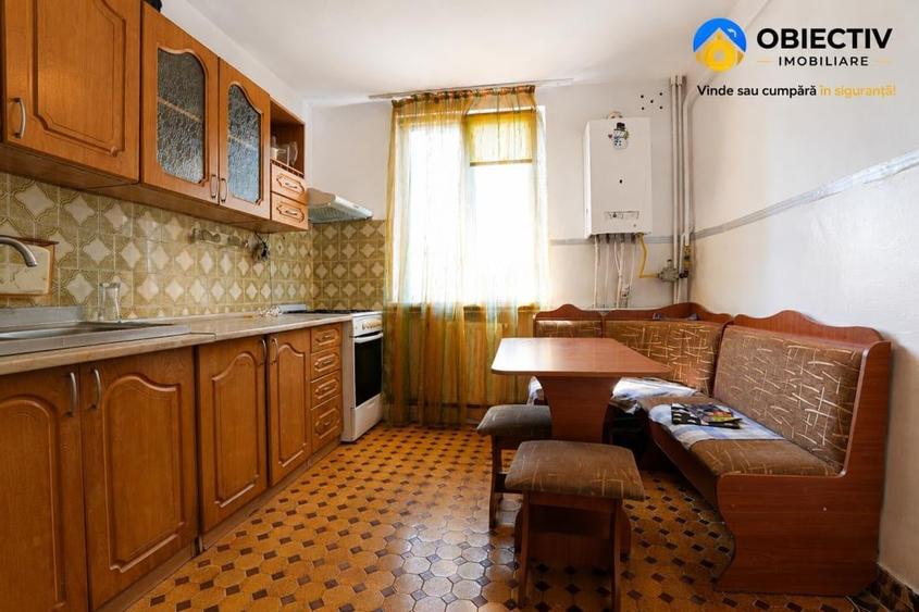 Apartament cu 3 camere decomandat în Dărmănești