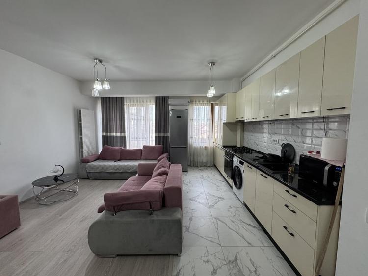 Apartament cu 3 camere decomandat în Mihai Bravu