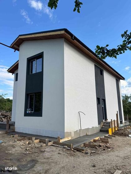 Casă cu 4 camere în Central