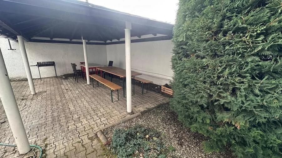 Casă cu 7 camere cu Teren 200 Mp în Ștrand