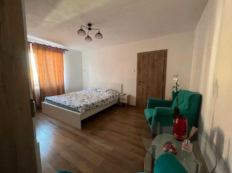 Apartament cu 2 camere decomandat în Cetate