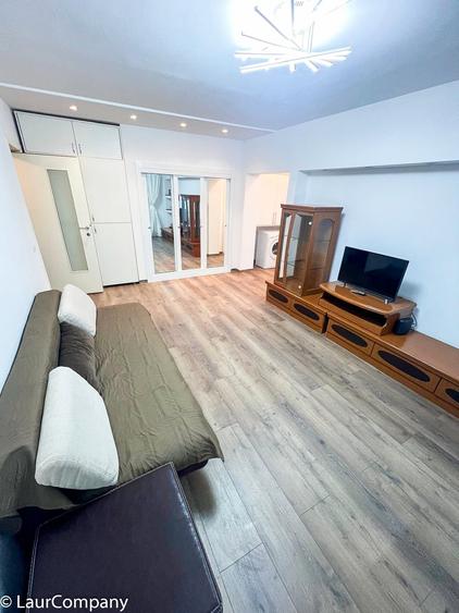Apartament cu 2 camere semidecomandat în Frații Golești
