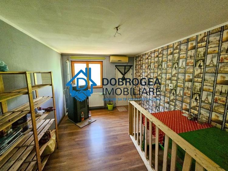 Casă individuală cu 6 camere cu Teren 231 Mp în Păcii