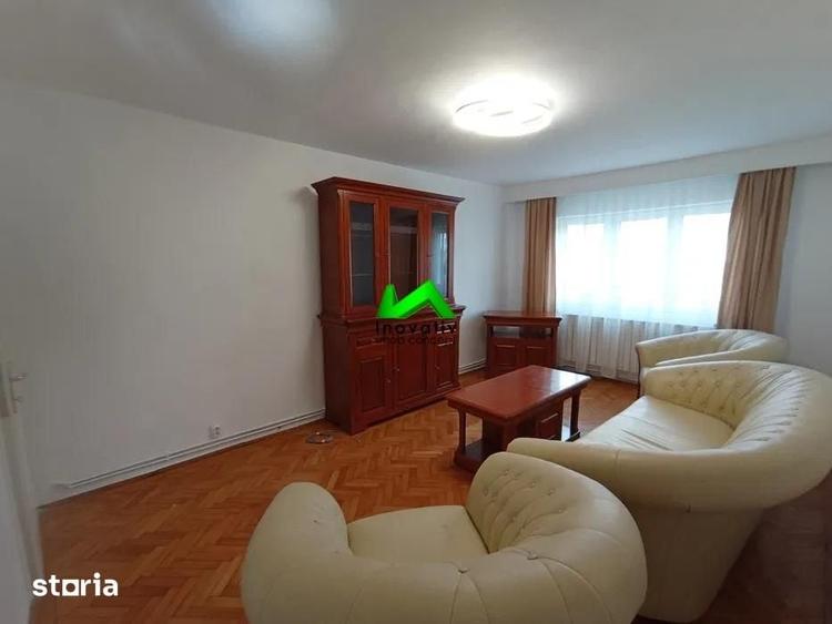 Apartament cu 3 camere în Vasile Aaron