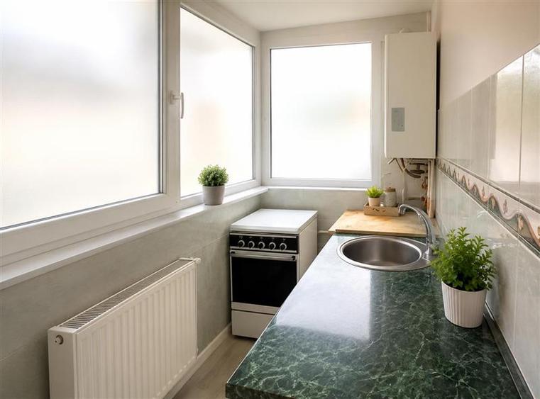 Apartament cu 3 camere decomandat în Drumul Poienii