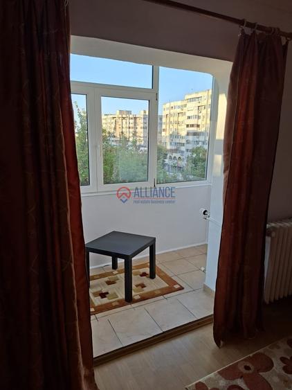 Apartament cu 2 camere decomandat în Trocadero