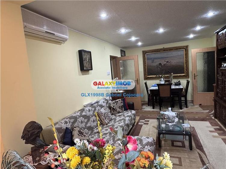 Apartament cu 3 camere semidecomandat în Titan