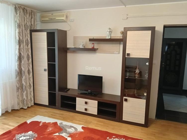 Apartament cu 2 camere semidecomandat în Micro 4