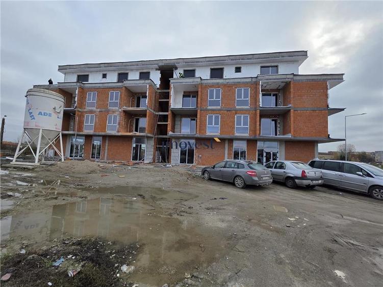 Apartament cu 2 camere decomandat în Solidarității