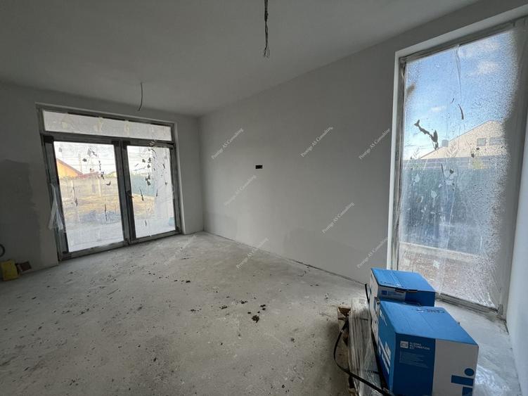 Duplex cu 4 camere cu Canalizare în Moșnița Nouă