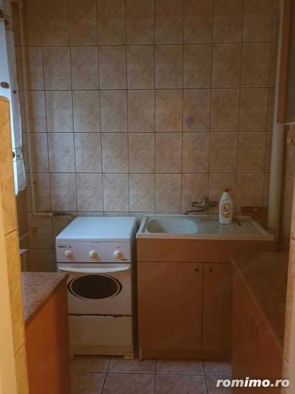 Garsonieră decomandată în Andronache