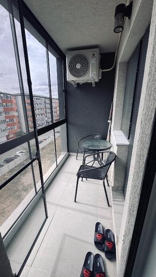 Apartament cu 2 camere semidecomandat, mobilat în Central