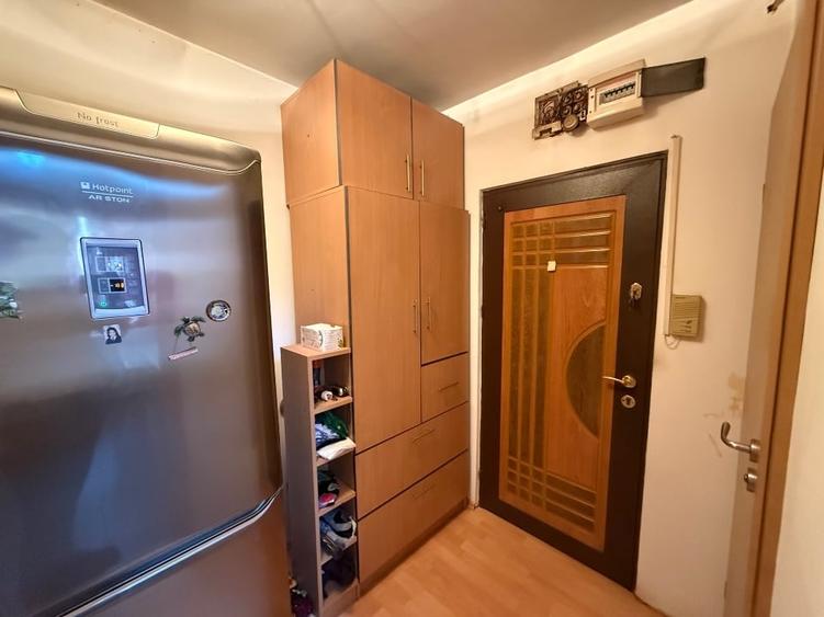 Apartament cu 3 camere decomandat, mobilat în Drumul Taberei