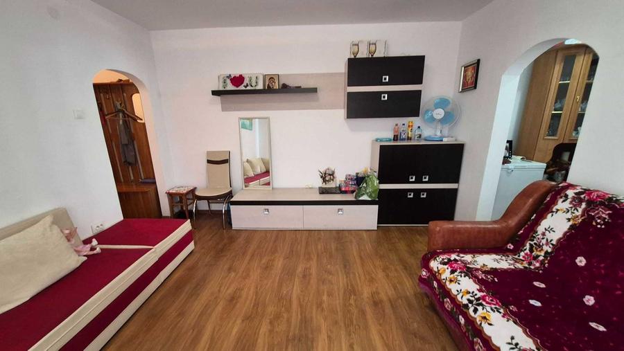 Apartament cu 2 camere semidecomandat în Central