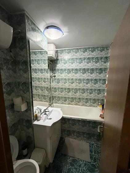 Apartament cu 3 camere decomandat în Tineretului