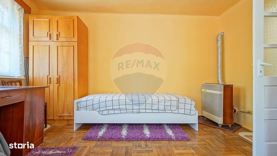 Casă cu 3 camere în Schei