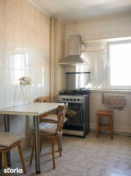 Apartament cu 4 camere în Rahova