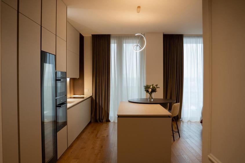 Apartament cu 4 camere decomandat, mobilat în Floreasca