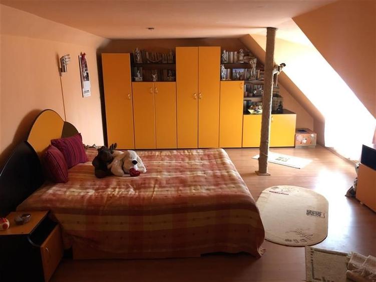 Casă individuală cu 3 camere cu Garaj în Cristești