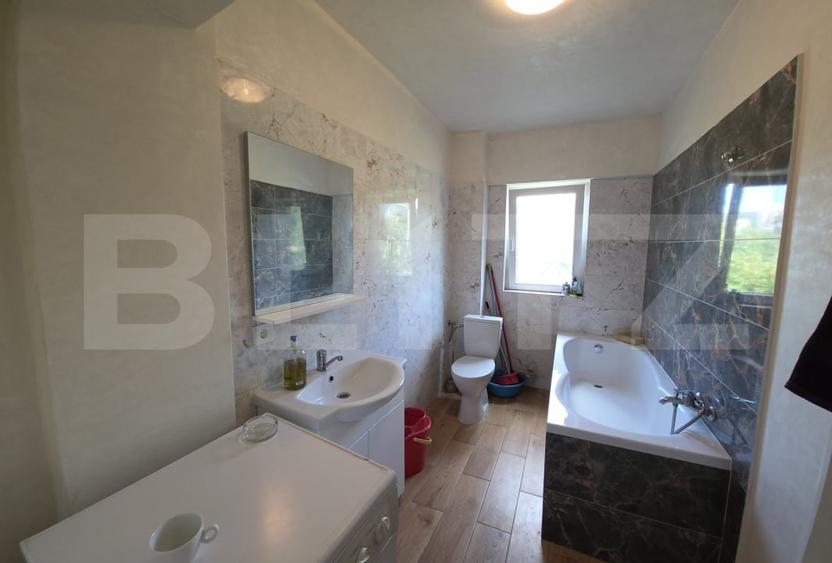 Apartament cu 3 camere decomandat, mobilat în Nord-Est — fotografia 1
