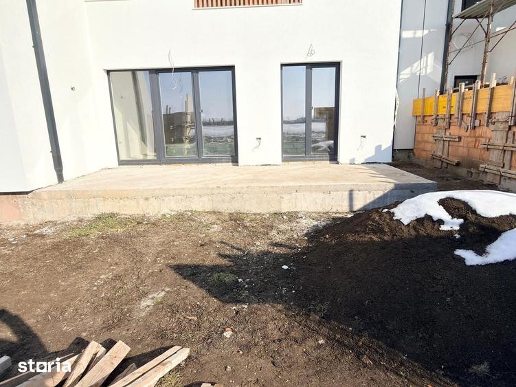 Apartament cu 4 camere în Torontalului
