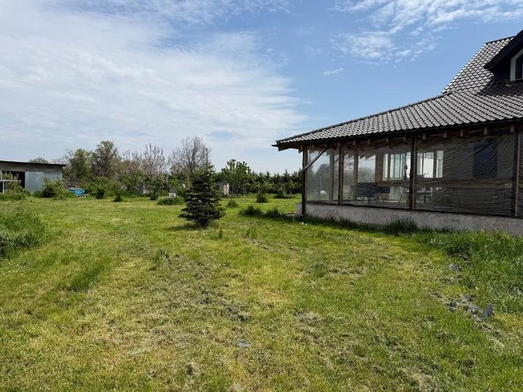 Casă individuală cu 4 camere cu Canalizare în Dăscălești