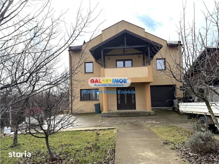 Casă cu 6 camere cu Teren 1000 Mp în Păulești