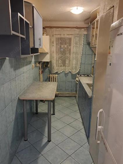 Apartament cu 2 camere semidecomandat în Simeria