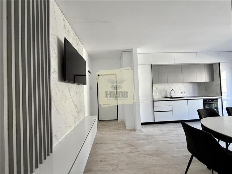 Apartament cu 3 camere decomandat, mobilat în Exterior Sud