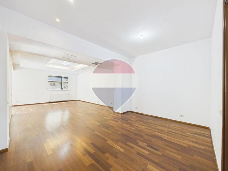 Apartament cu 3 camere decomandat, mobilat în Șoseaua Nordului