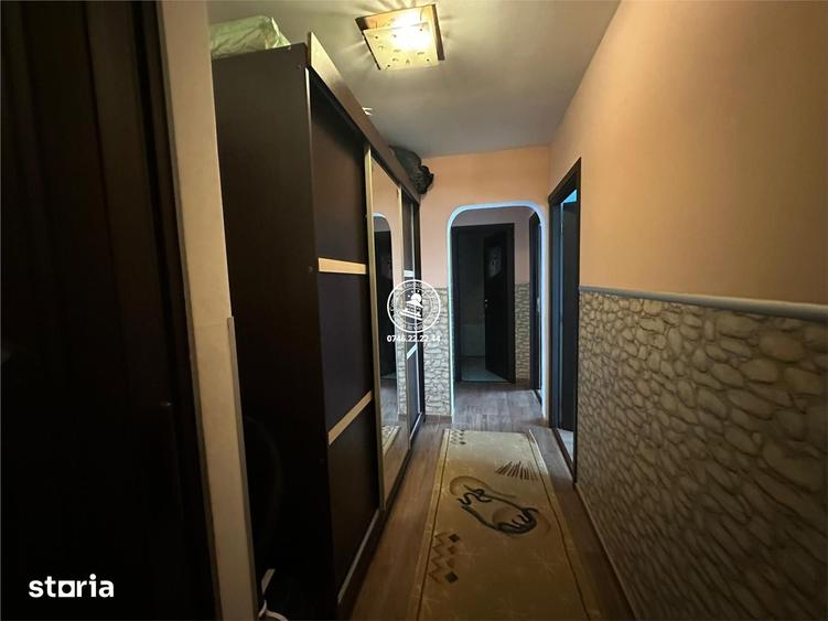 Apartament cu 3 camere decomandat în Gară