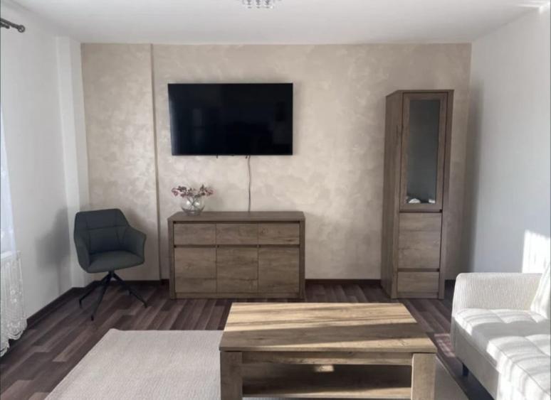 Apartament cu 2 camere decomandat, mobilat în Central