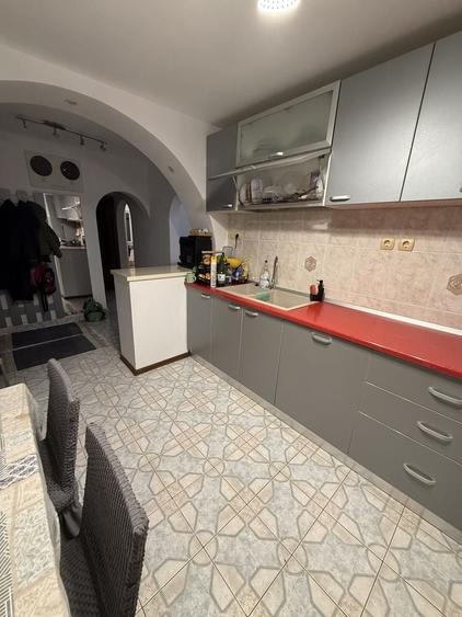 Apartament cu 3 camere decomandat în Exterior Vest