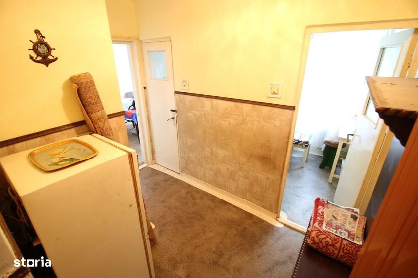 Ap. 2 camere Micro 19, la capatul troleului, etaj 1, cu balcon - 7