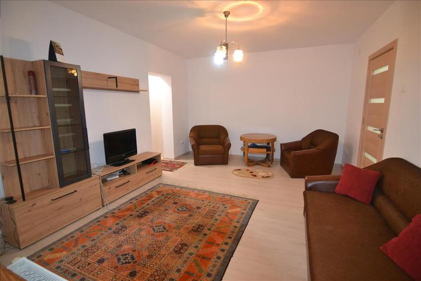 Apartament cu 2 camere semidecomandat în Tractorul — fotografia 3