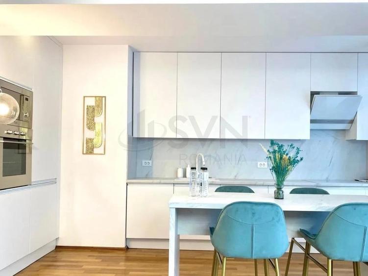 Apartament cu 3 camere semidecomandat în Pipera
