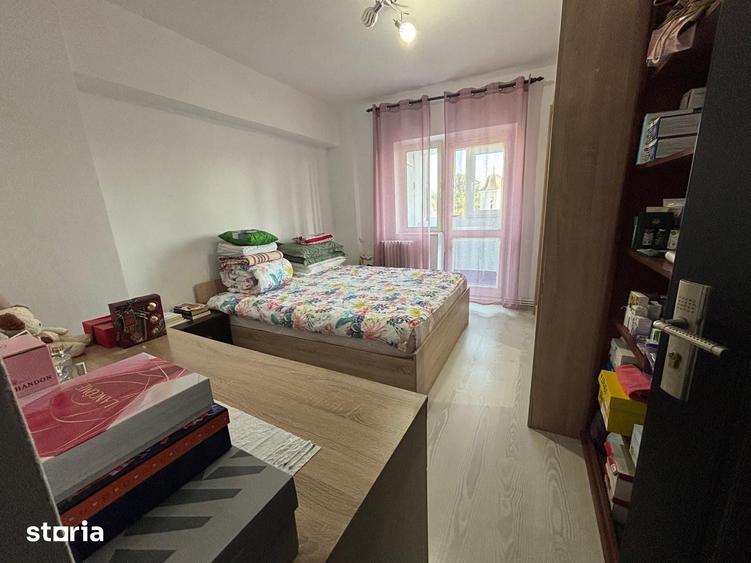 Apartament cu 3 camere decomandat în Central