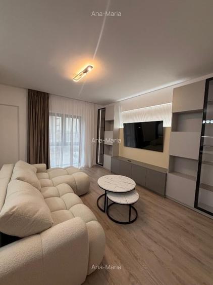 Apartament cu 3 camere semidecomandat, mobilat în Pipera