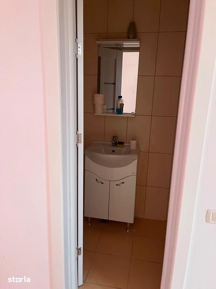Apartament cu 3 camere semidecomandat în Nord