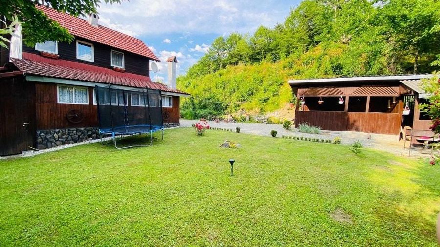 Casă cu 3 camere în Porumbacu de Sus