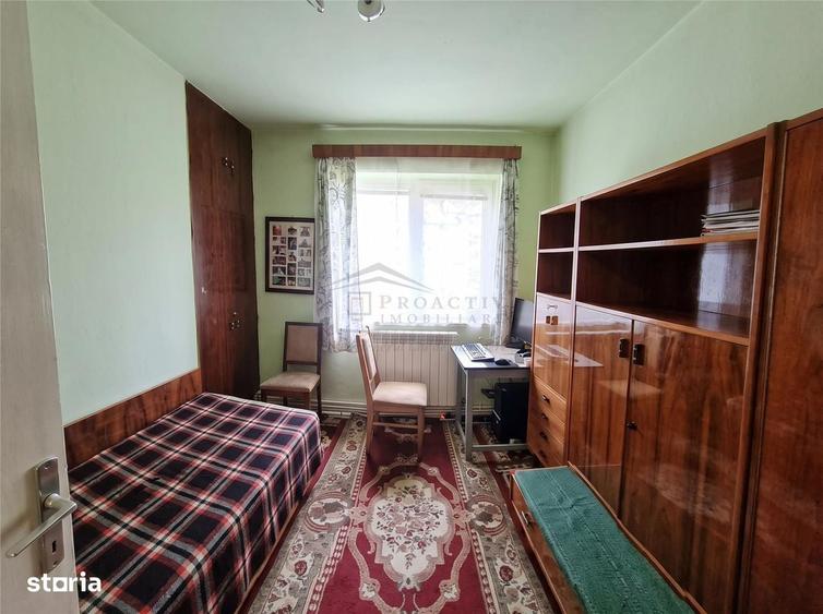 Apartament cu 3 camere semidecomandat în Sud