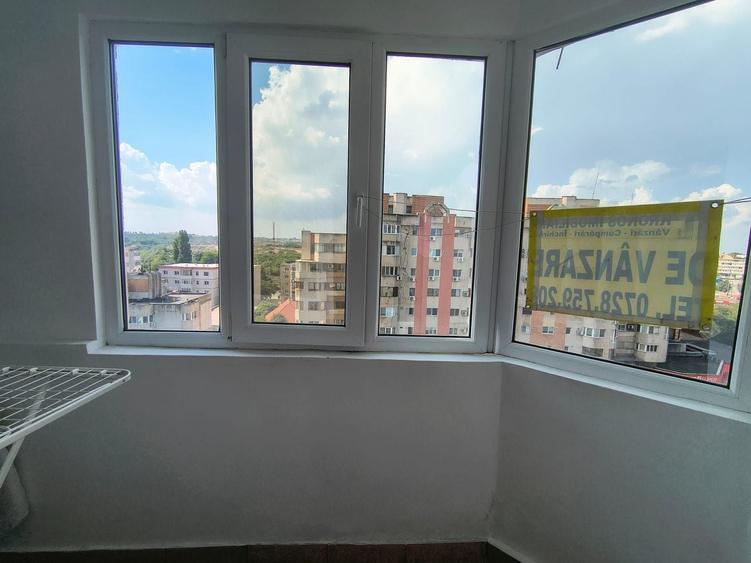 Apartament cu 3 camere decomandat, mobilat în Gara